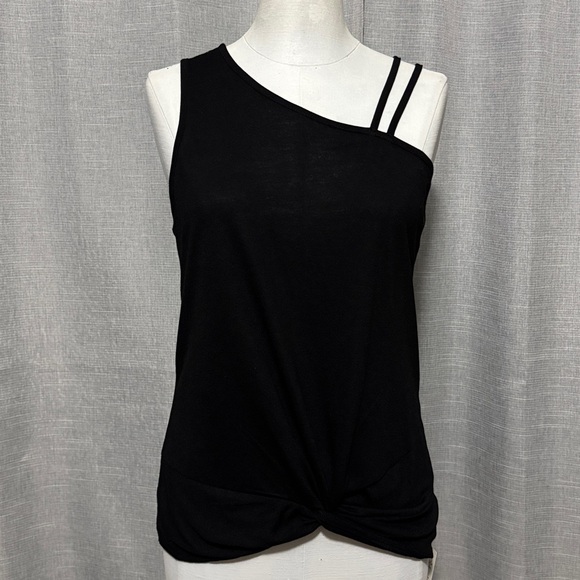 Cupshe Tops - NWT CUPSHE Summer Beach Wear Top-Sz M-Rayon Blend-Black-Cute Strap Detail